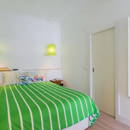 Casa Bonecos Rebeldes Апартаменты *